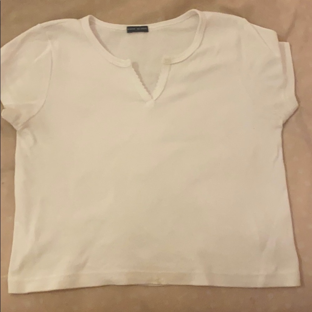 Brandy Melville Ashlyn tee (READ DESCRIPTION)